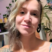 Profile picture of Robyn