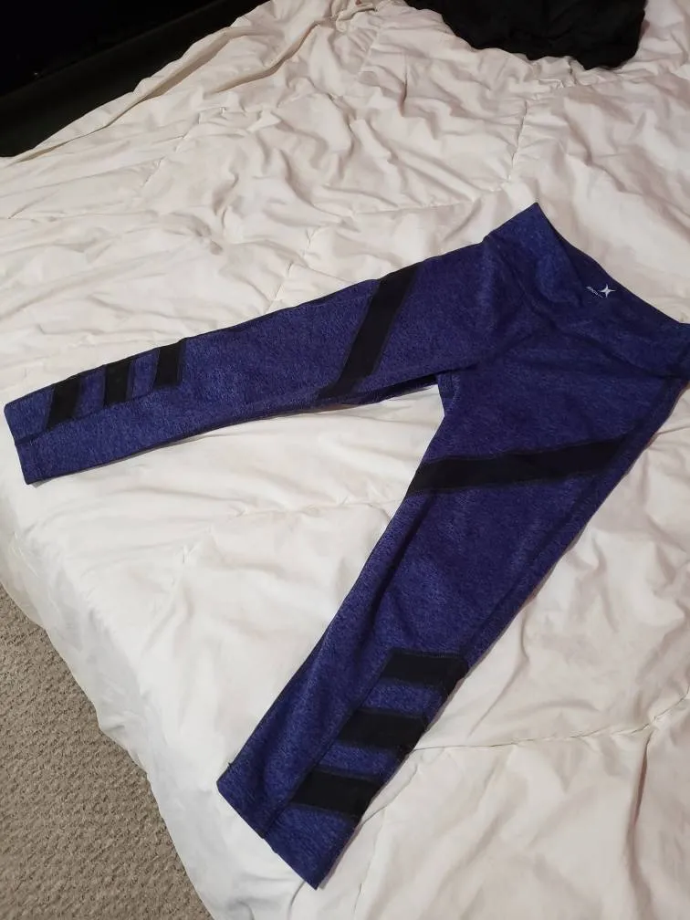 Express Crop Yoga Leggings photo 1