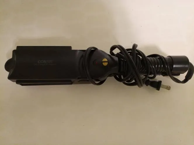 Conair Instant Heat Hair Straightener photo 1