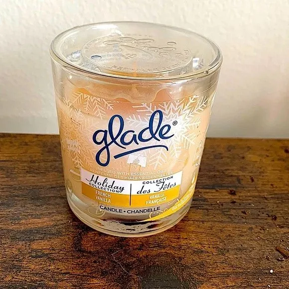 NEW - Glade French Vanilla Scented Candle photo 1