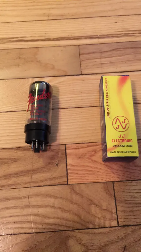 Fender Vacuum Tube  X2 photo 1