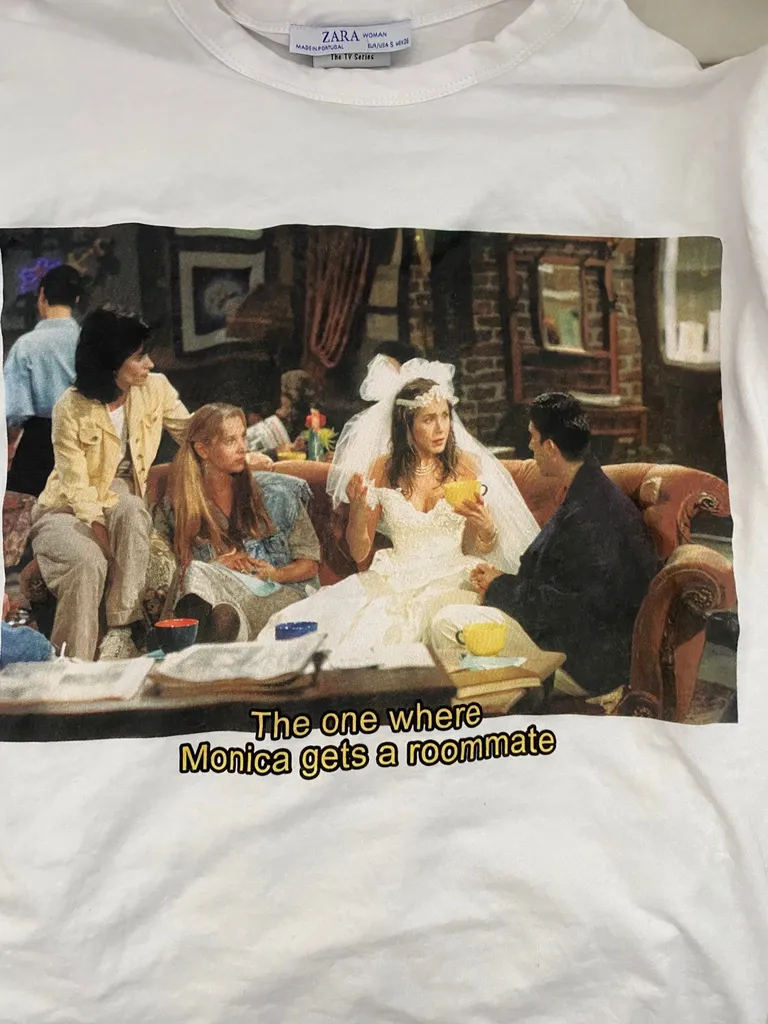 “friends” graphic t shirt photo 1
