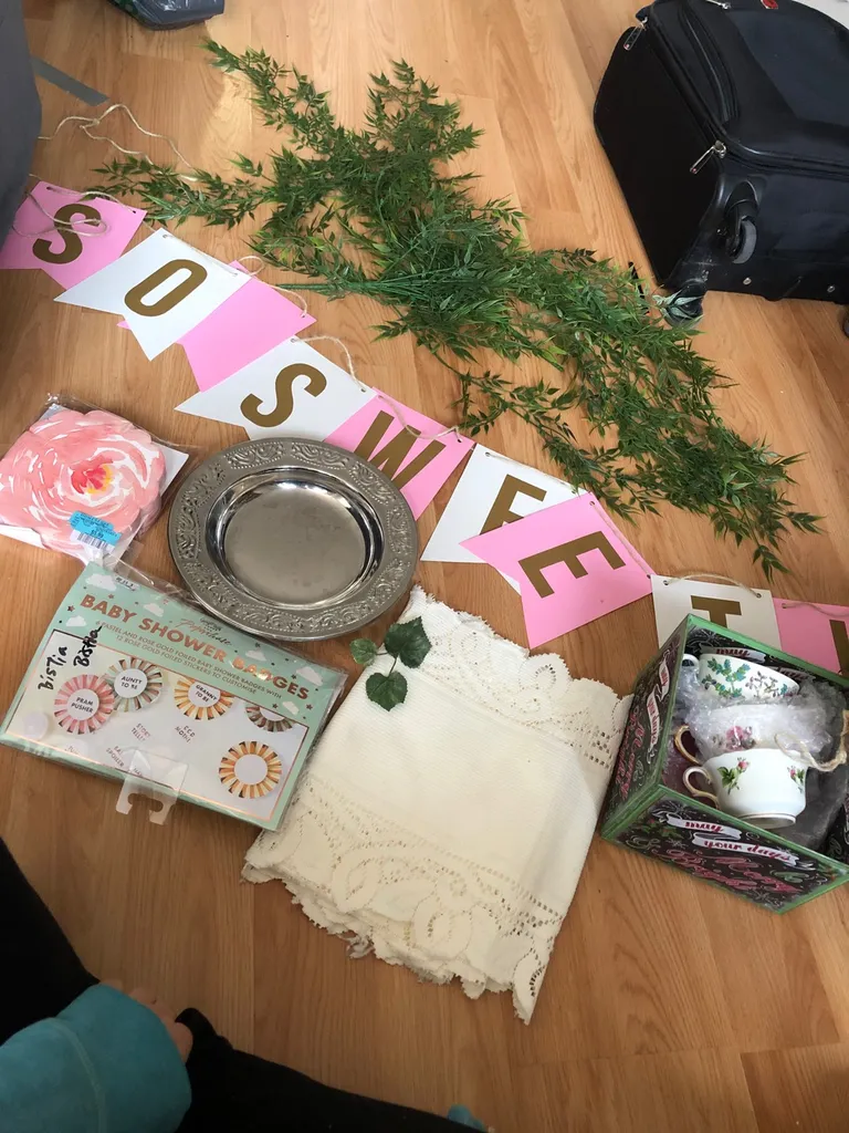 Garden Tea Party Decor / Baby Shower / Alice In Wonderland photo 1