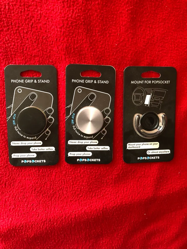 Pop Sockets and Mount photo 1