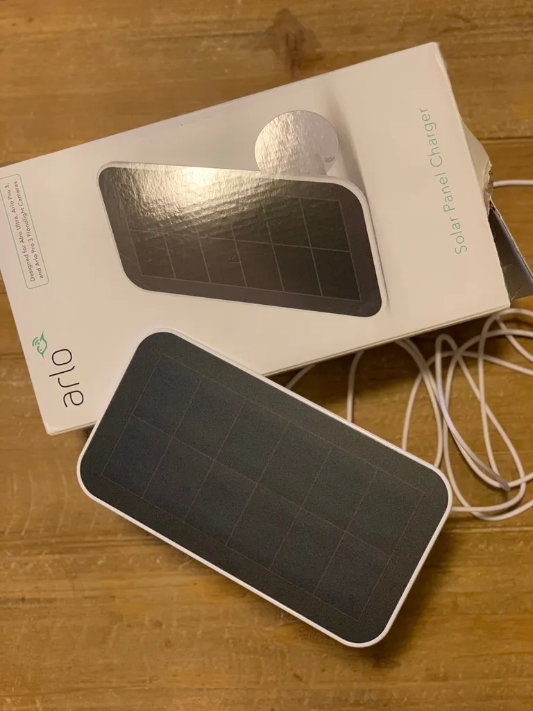 Arlo Ultra Solar Panel Charger photo 1