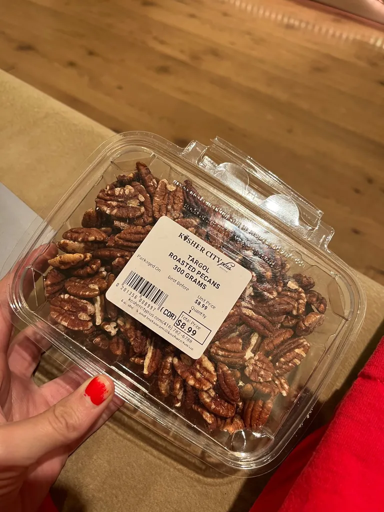 Assorted Nuts Cashews / Toasted Pecans photo 1