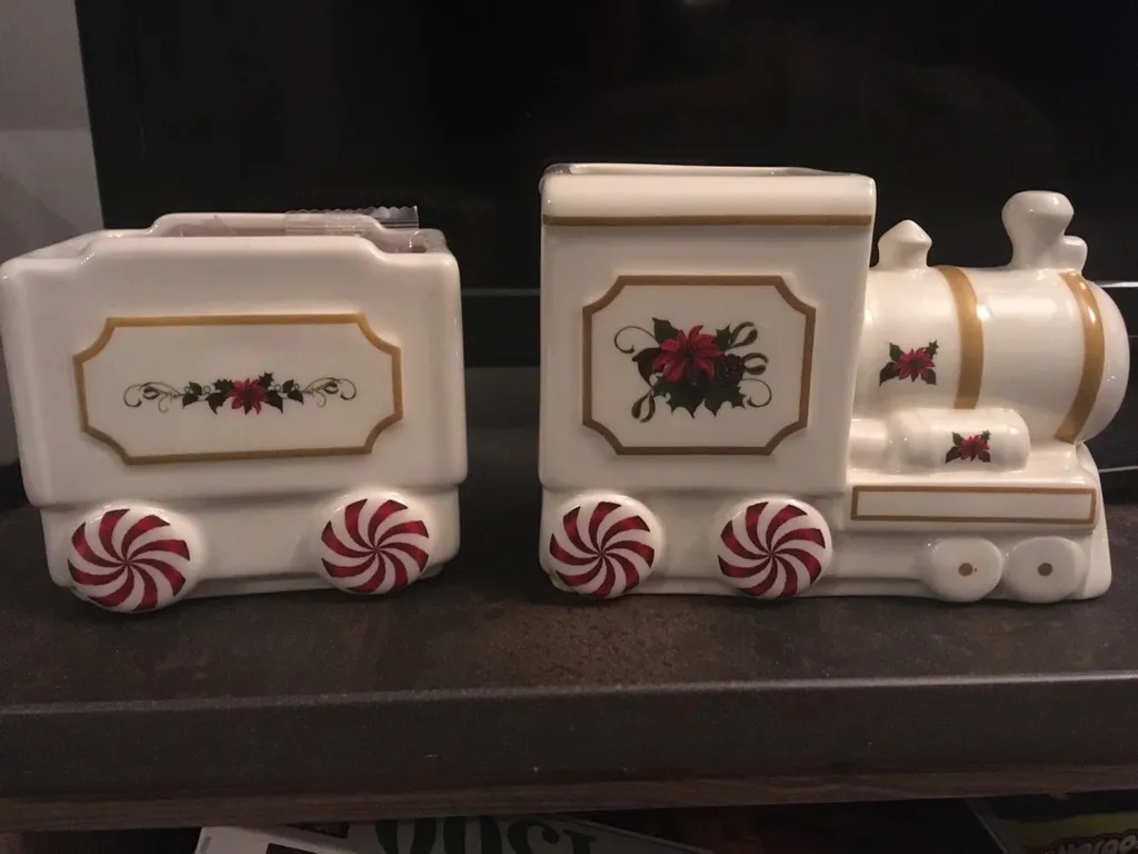 Train Candy Dish Set - Avon 🚂 🍬 photo 1