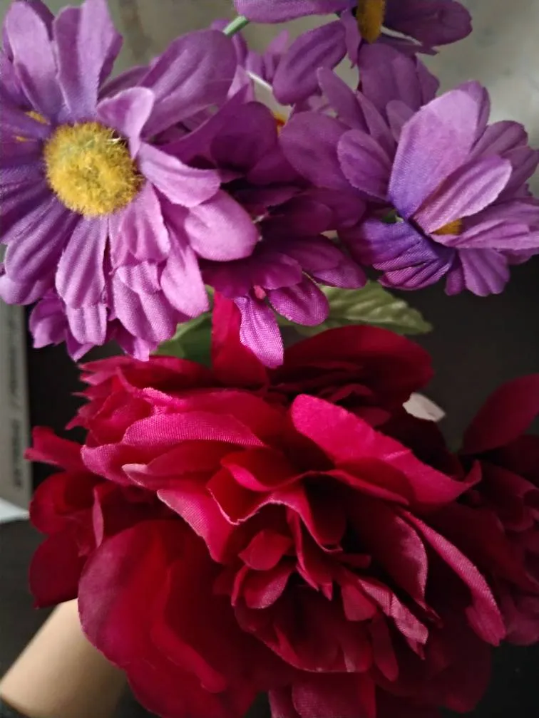 Brand New Fake Flowers photo 1