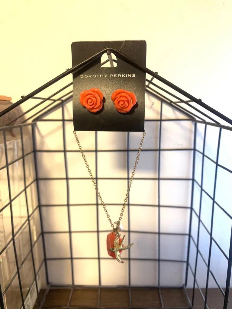 Dorothy Perkins Bracelet and Earring Set photo 1