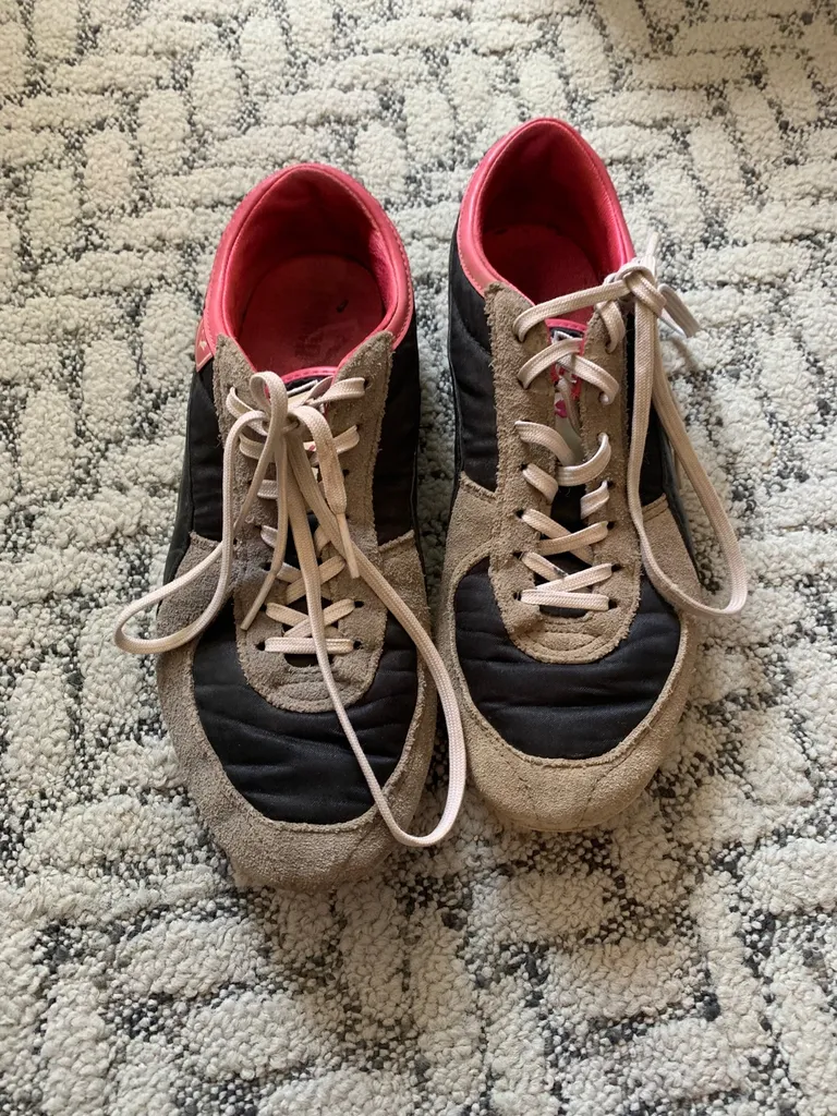 Womens Puma Sneakers photo 1