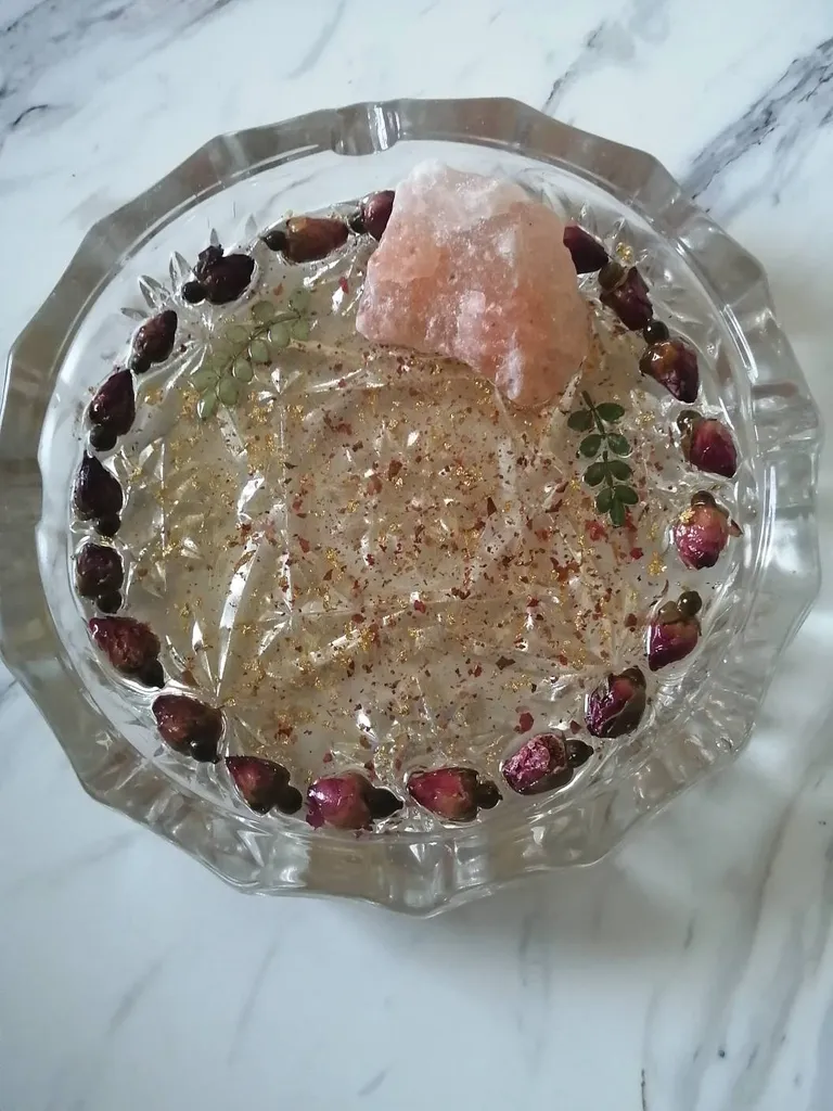 Vintage Crystal Resin Dried Flowers And 24 Kt gold Leaf Tray ... photo 1