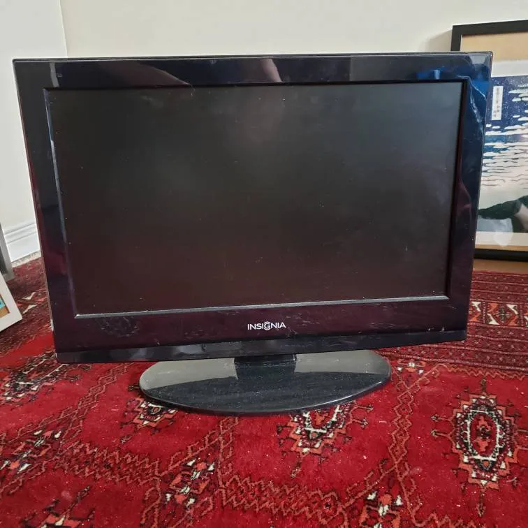 Insignia TV screen photo 1