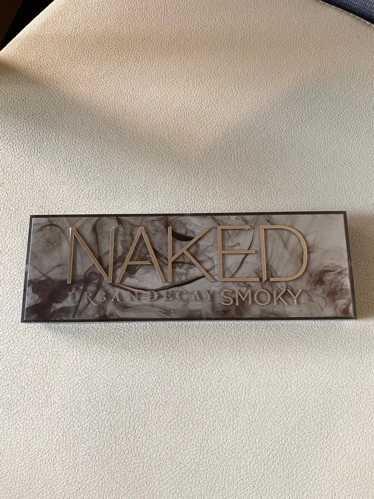Urban Decay Smokey Palette photo 1