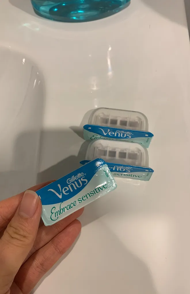 Gillette Venus Razor Heads photo 1