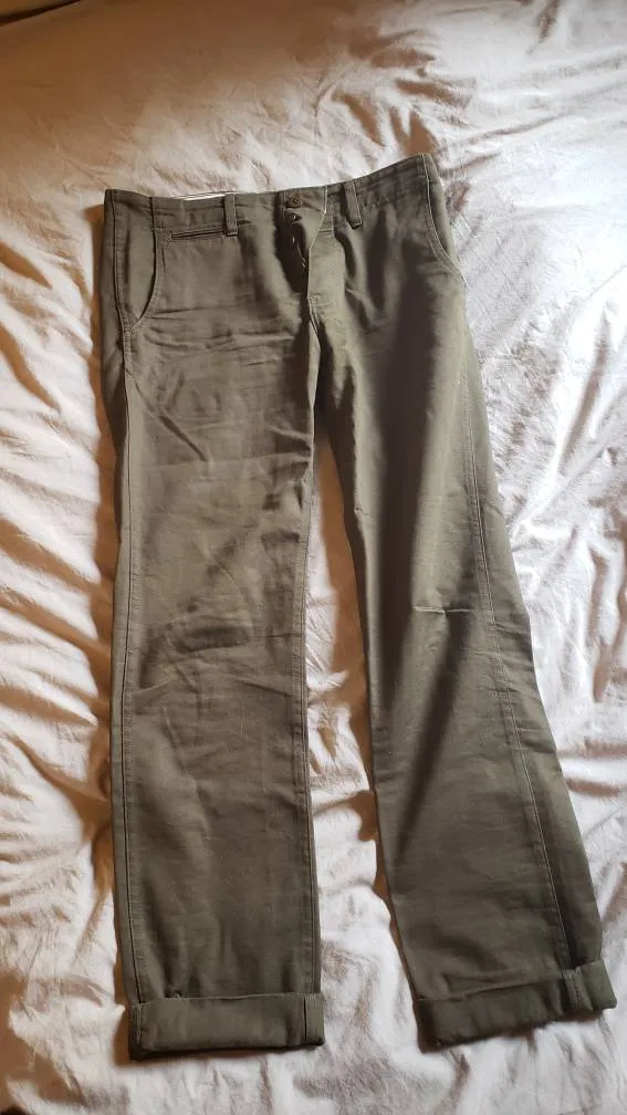 Olive Chino Pants - United photo 1