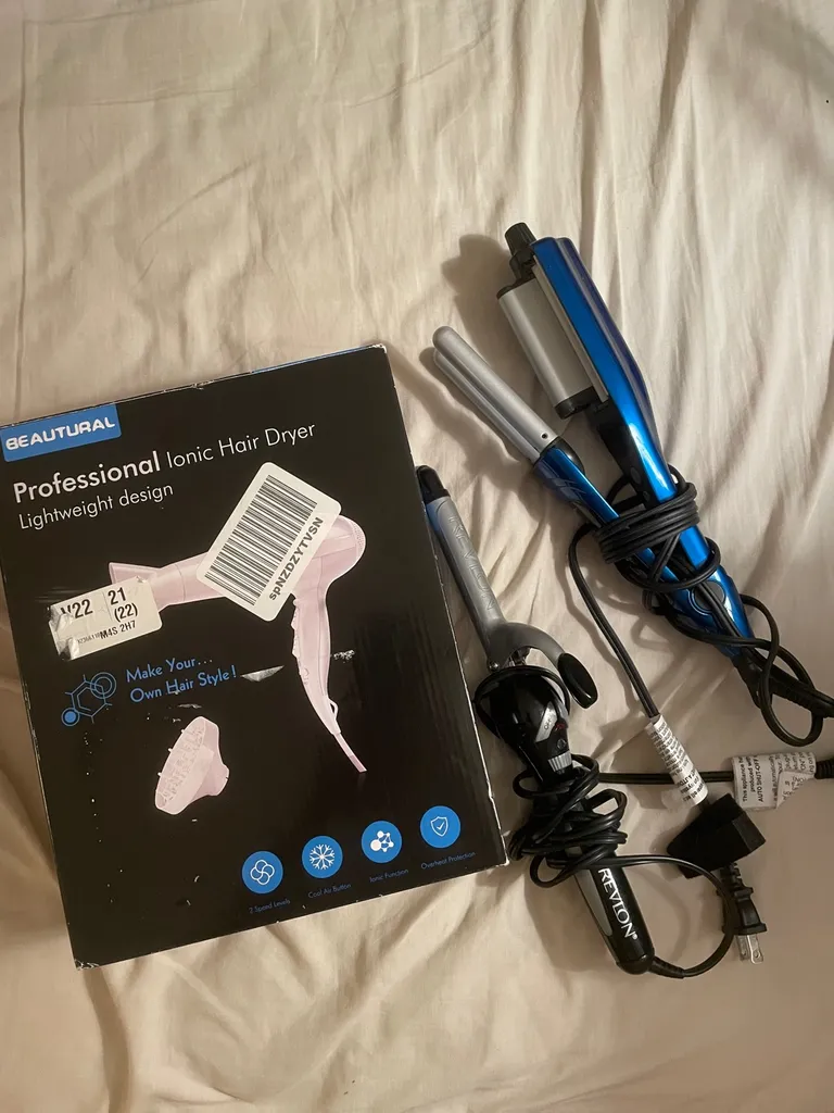 Assorted Hair Tools photo 1