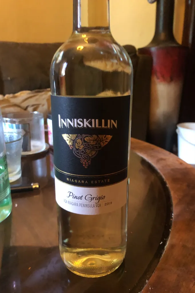Iniskillin Pinot Grigio White Wine photo 1