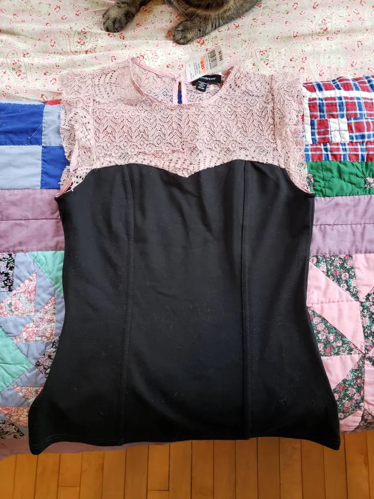 Le Château Blouse photo 1