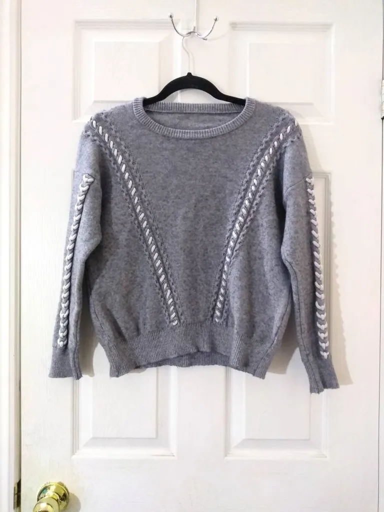 Grey & White Stitch Sweater – Small photo 1