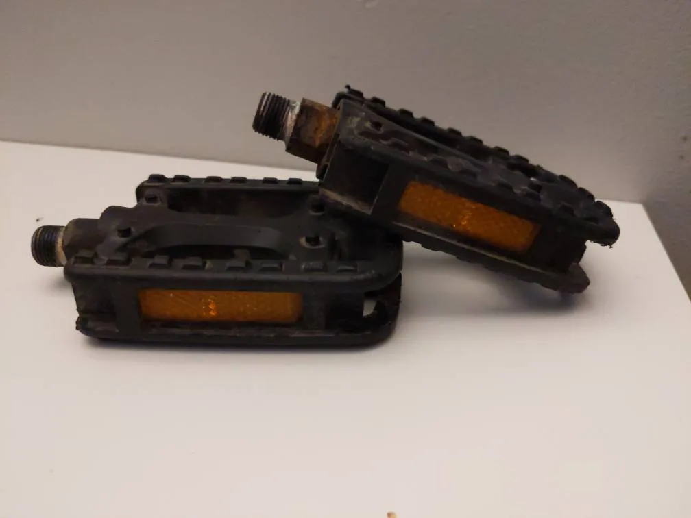 Bike Pedals. photo 1