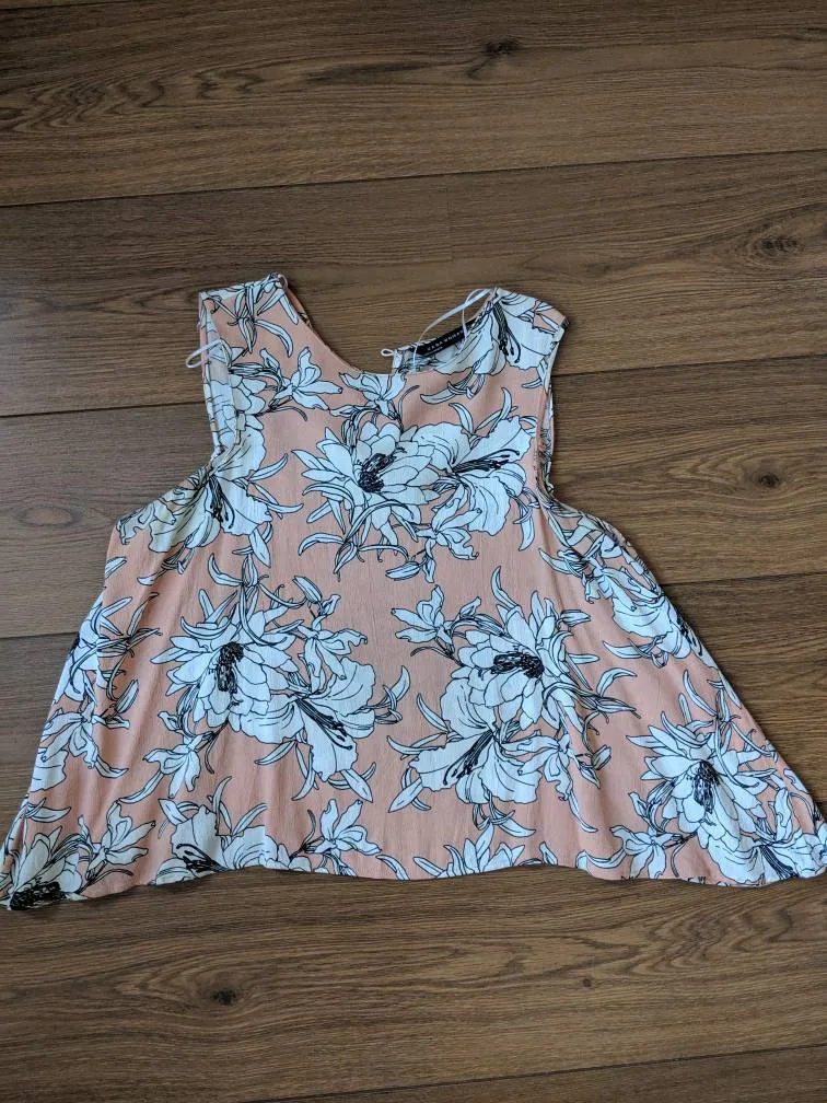 Zara Loose Floral Top Size XS photo 1