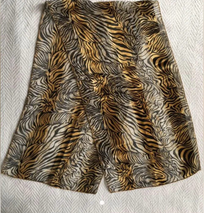 vintage / retro EUC scarves photo 1