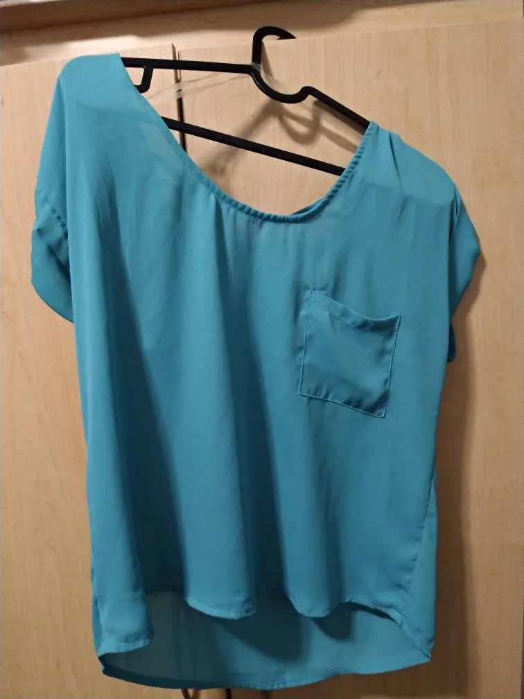 Turquoise Top photo 1