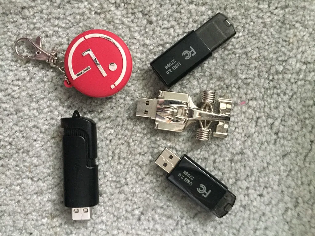 Thumb Drives. photo 1