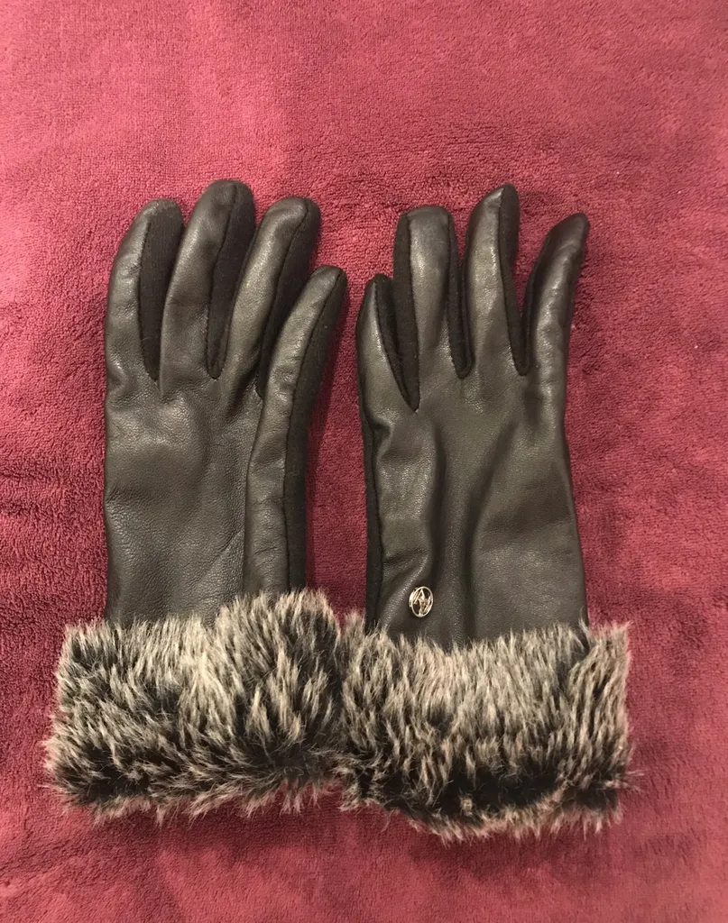 Gloves photo 1