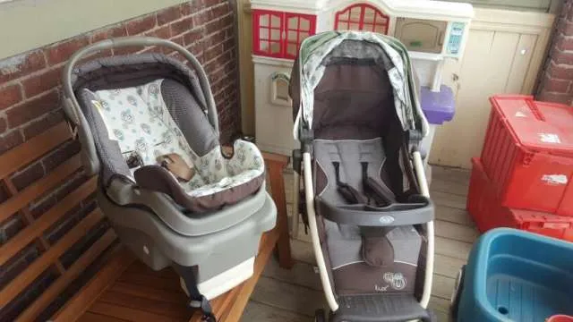 Stroller + carseat photo 1
