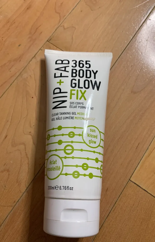 Nip and fab Self tanning gel photo 1