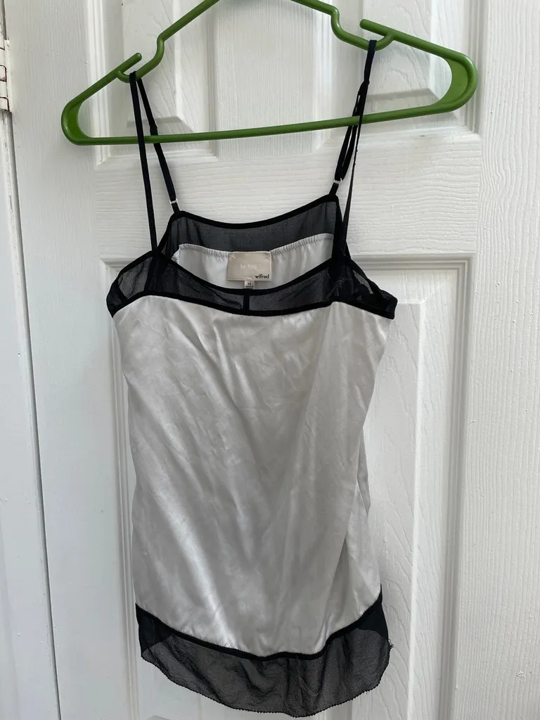 Aritzia Silk Tanktop XS photo 1