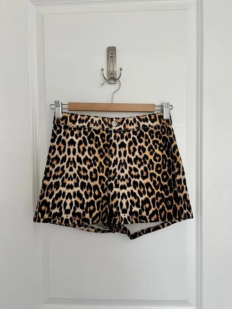 Topshop Leopard Shorts photo 1