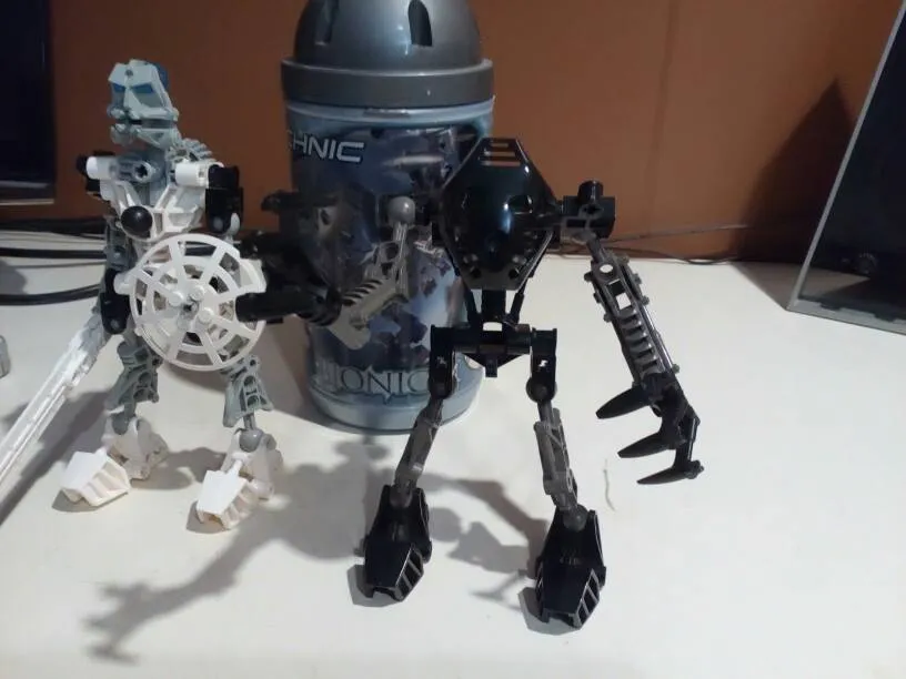 Lego Bionicle photo 1