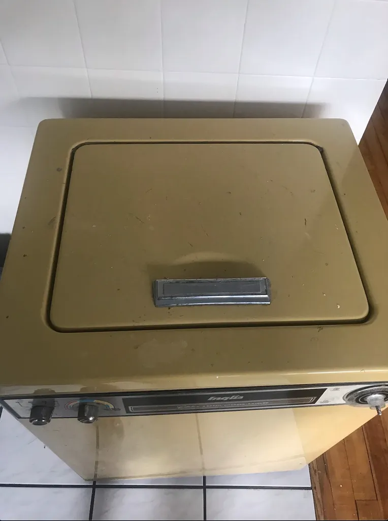 Vintage Apartment Washer/Dryer photo 1