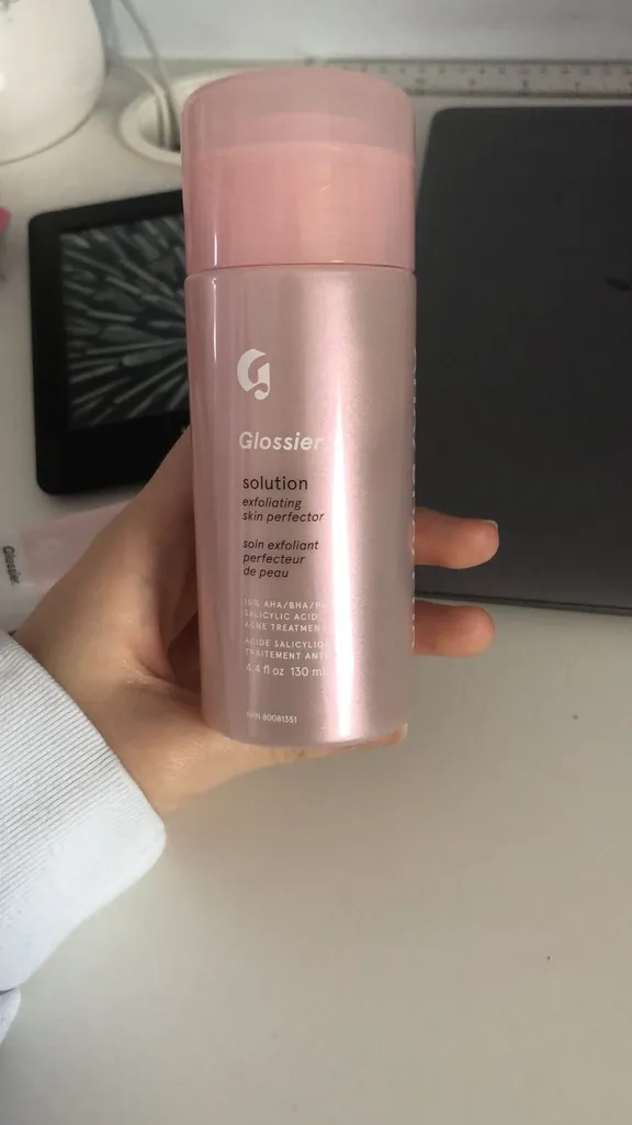 glossier solution photo 1