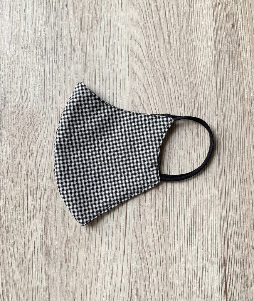 Gingham Pattern Face Mask photo 1