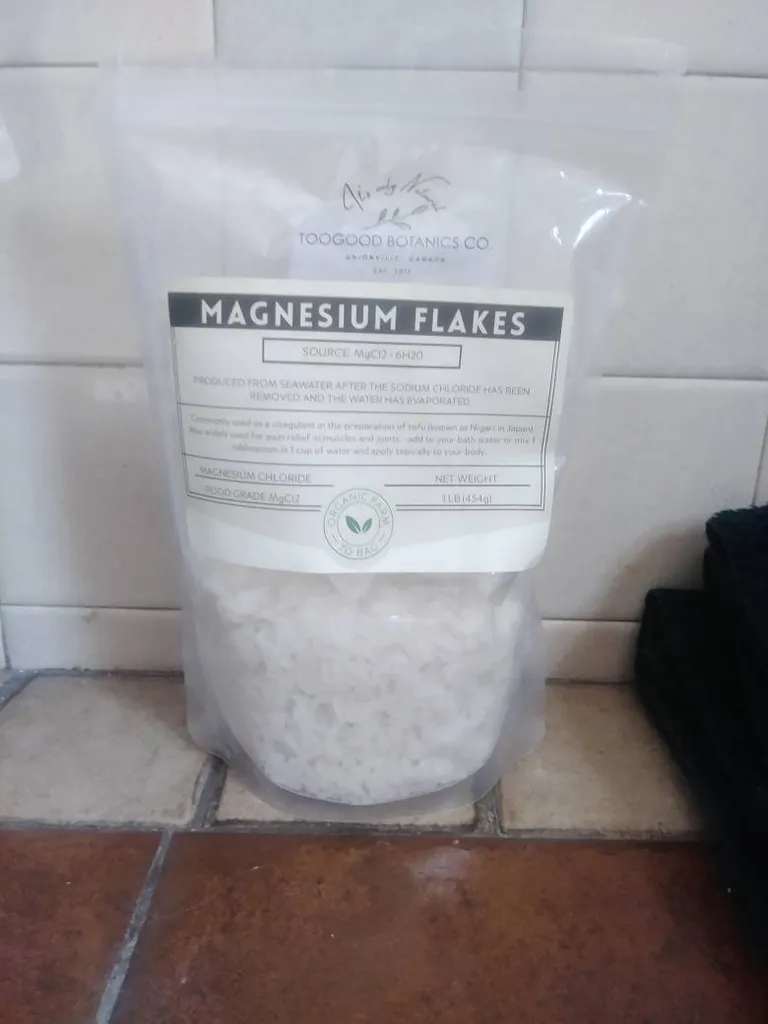 1/2 Bag Magnesium Flakes photo 1