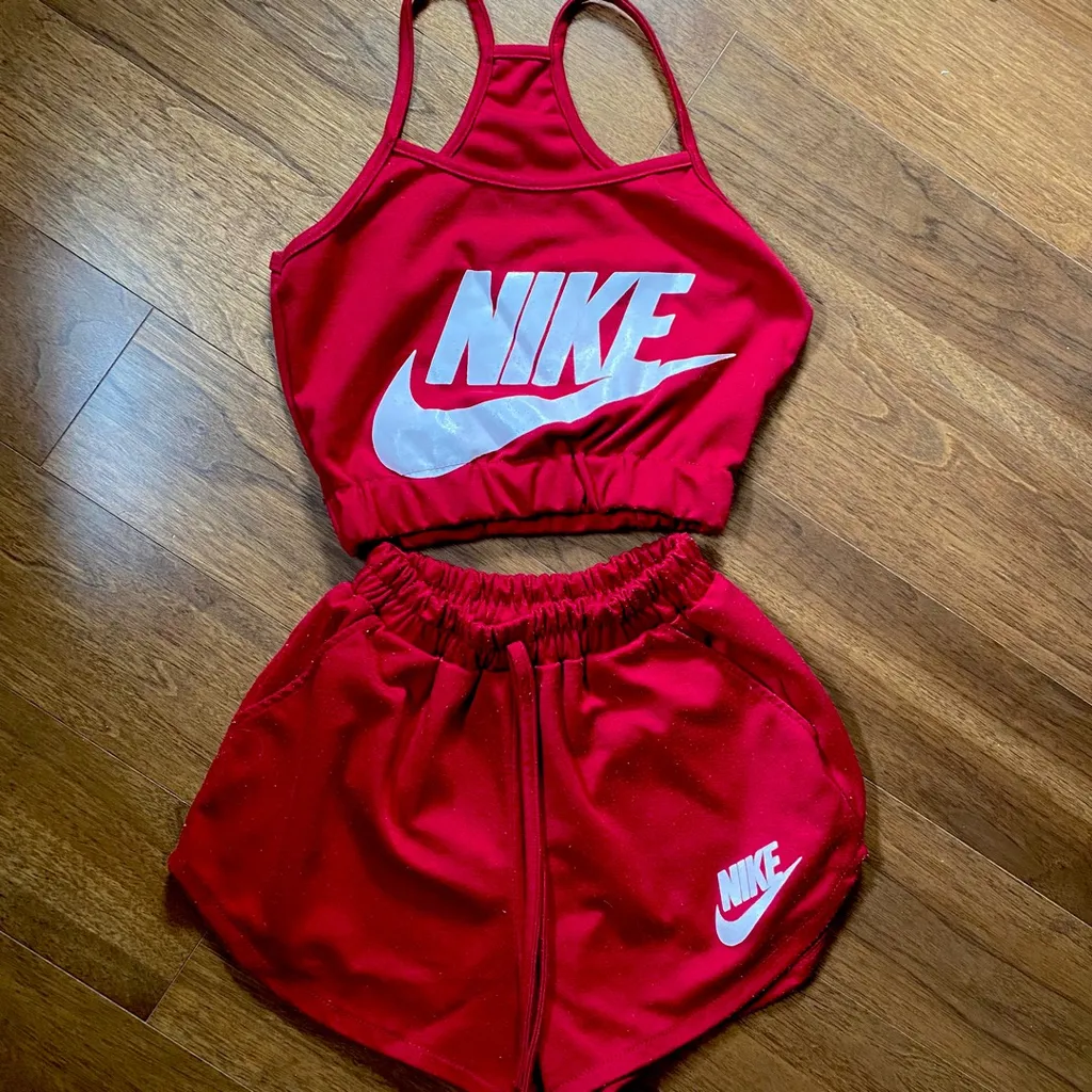 Nike Two Piece Set (small) photo 1