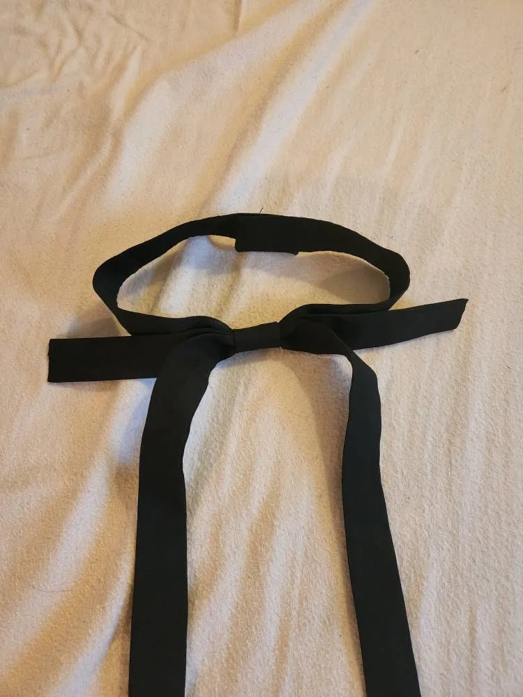 Bow Necklace photo 1