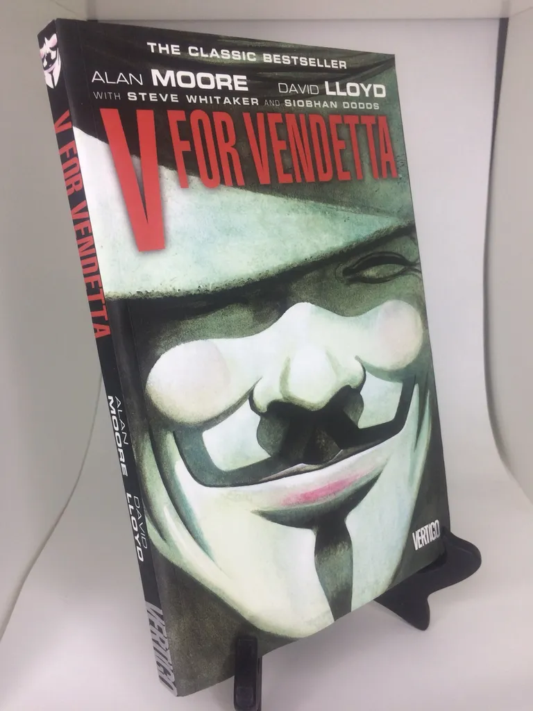 V For Vendetta Graphic Novel photo 1
