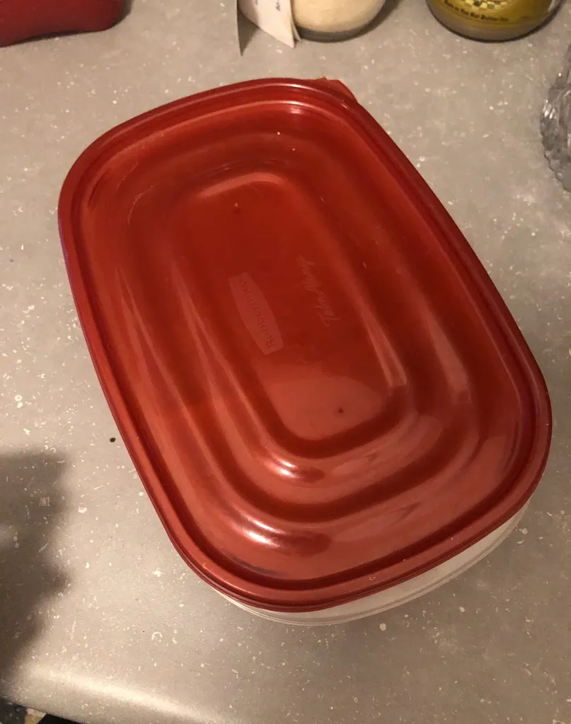 Tupperware X 2 photo 1