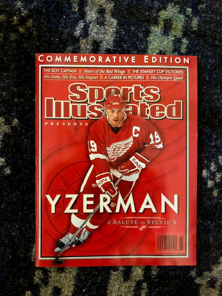 Steve Yzerman Hockey Sports Illustrated photo 1