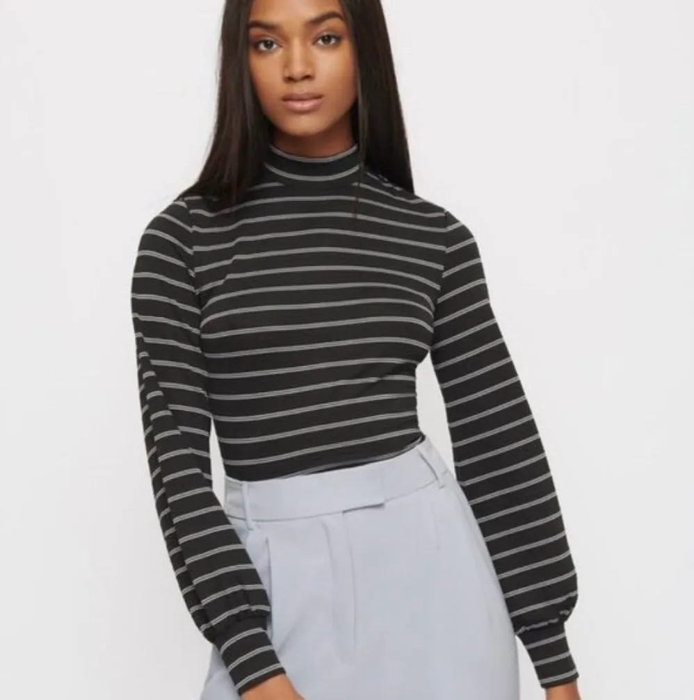 NWT Dynamite Mock-neck Long Sleeve With Cuffs photo 1