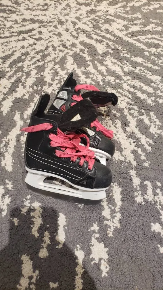 Size 9 Kids Skates photo 1