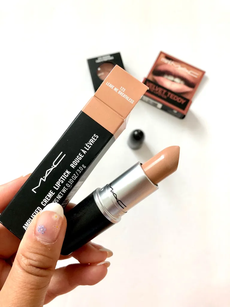 MAC Amplified Creme Lipstick photo 1