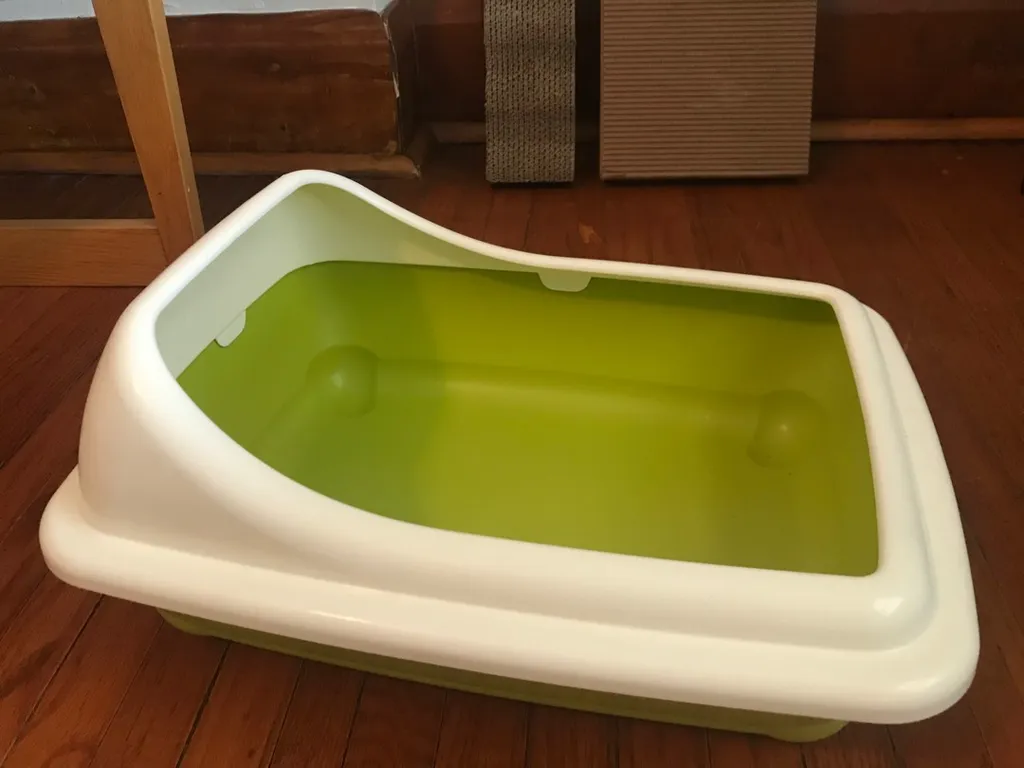 Small Cat Litter Box photo 1