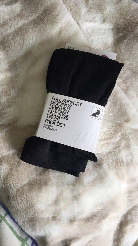 H&M black leggings photo 1