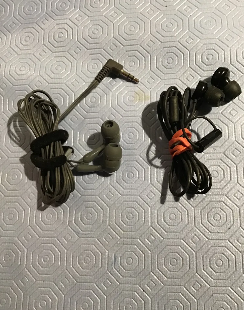 Two Earphones photo 1