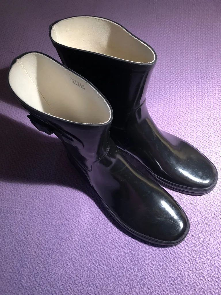Aigle Polka Bottillon Low Rain Boot FR39/U8.5 - Black EUC photo 1